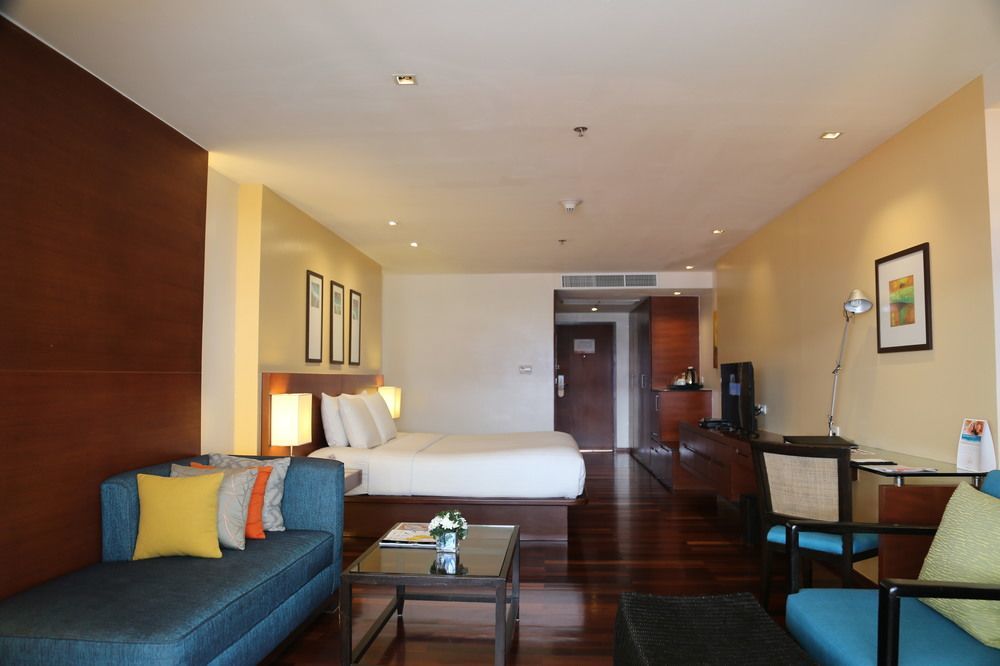 Radisson Red Phuket Hotel Patong