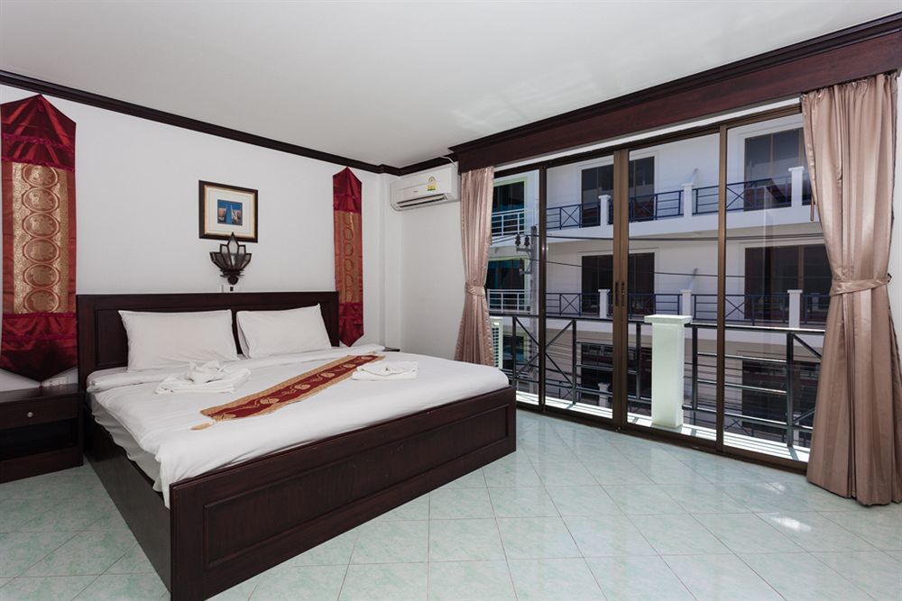 The Little Moon Hotel 3*