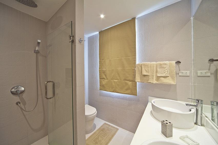 Cheloni 2 Bedrooms Pantai Kamala