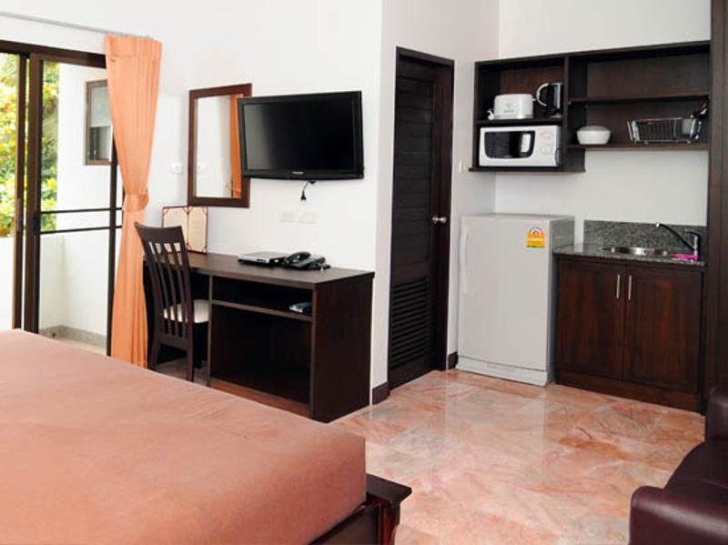 Beachfront Hotel Pantai Kamala