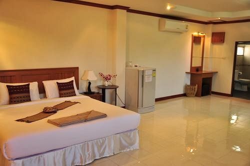 Baan Chayna Resort