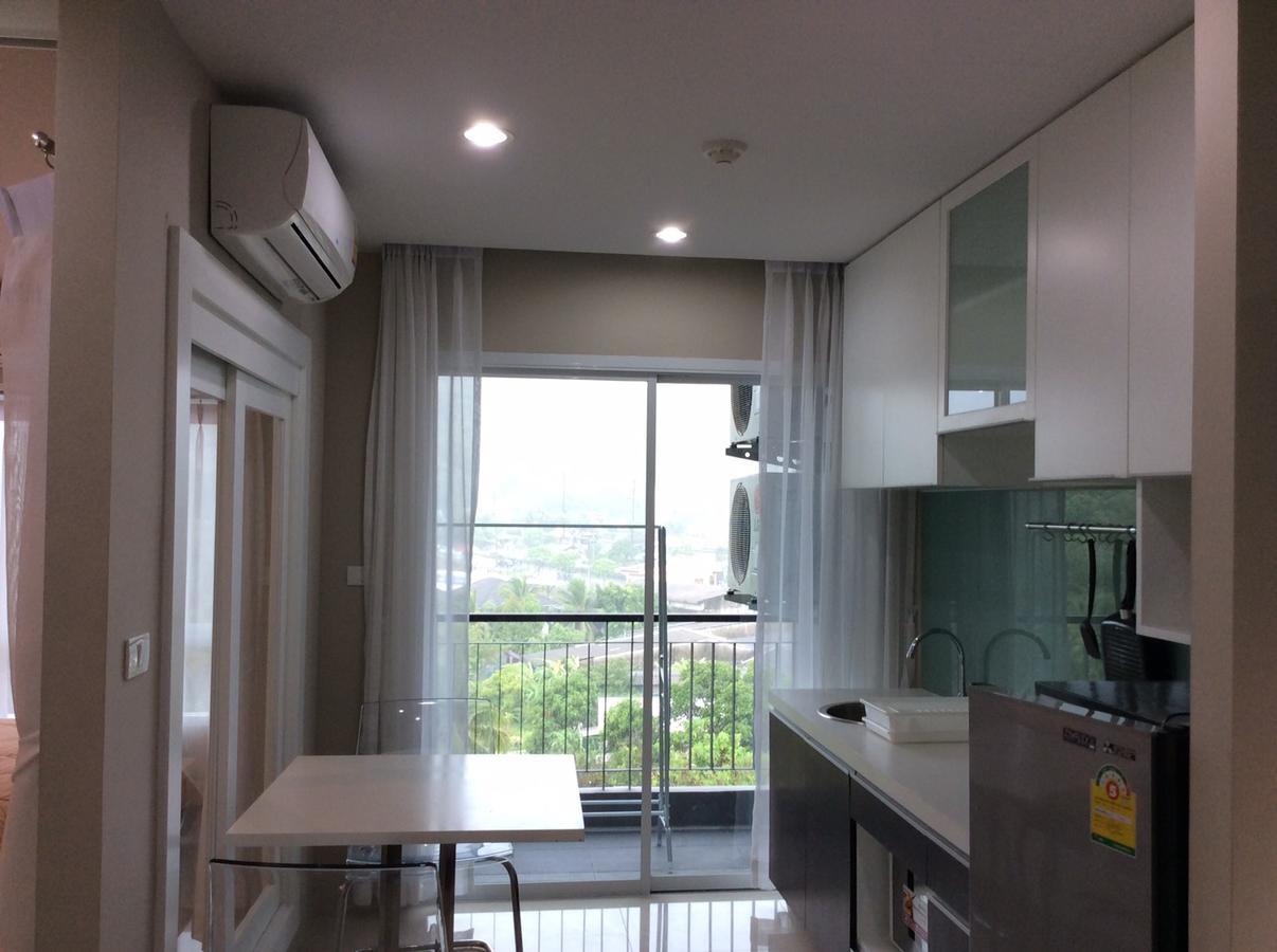 The Scene By The Rich Apartment *
