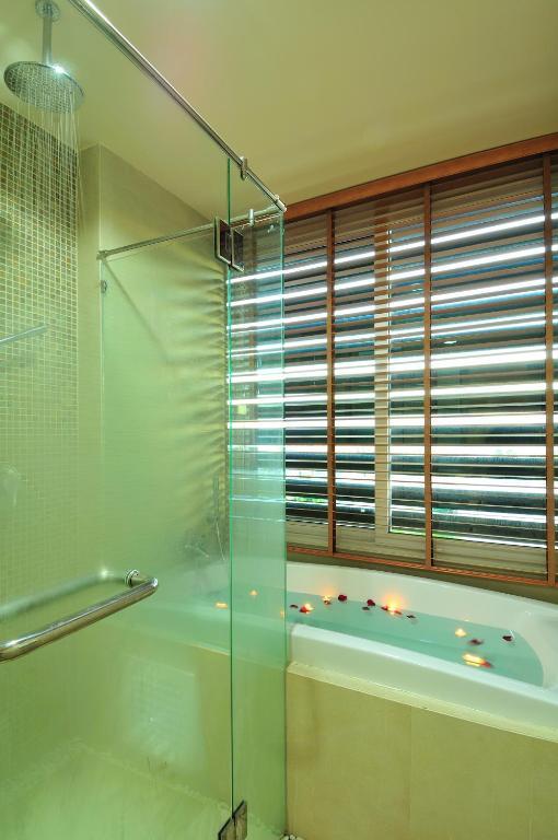 Hotel The Baycliff Residences Patong