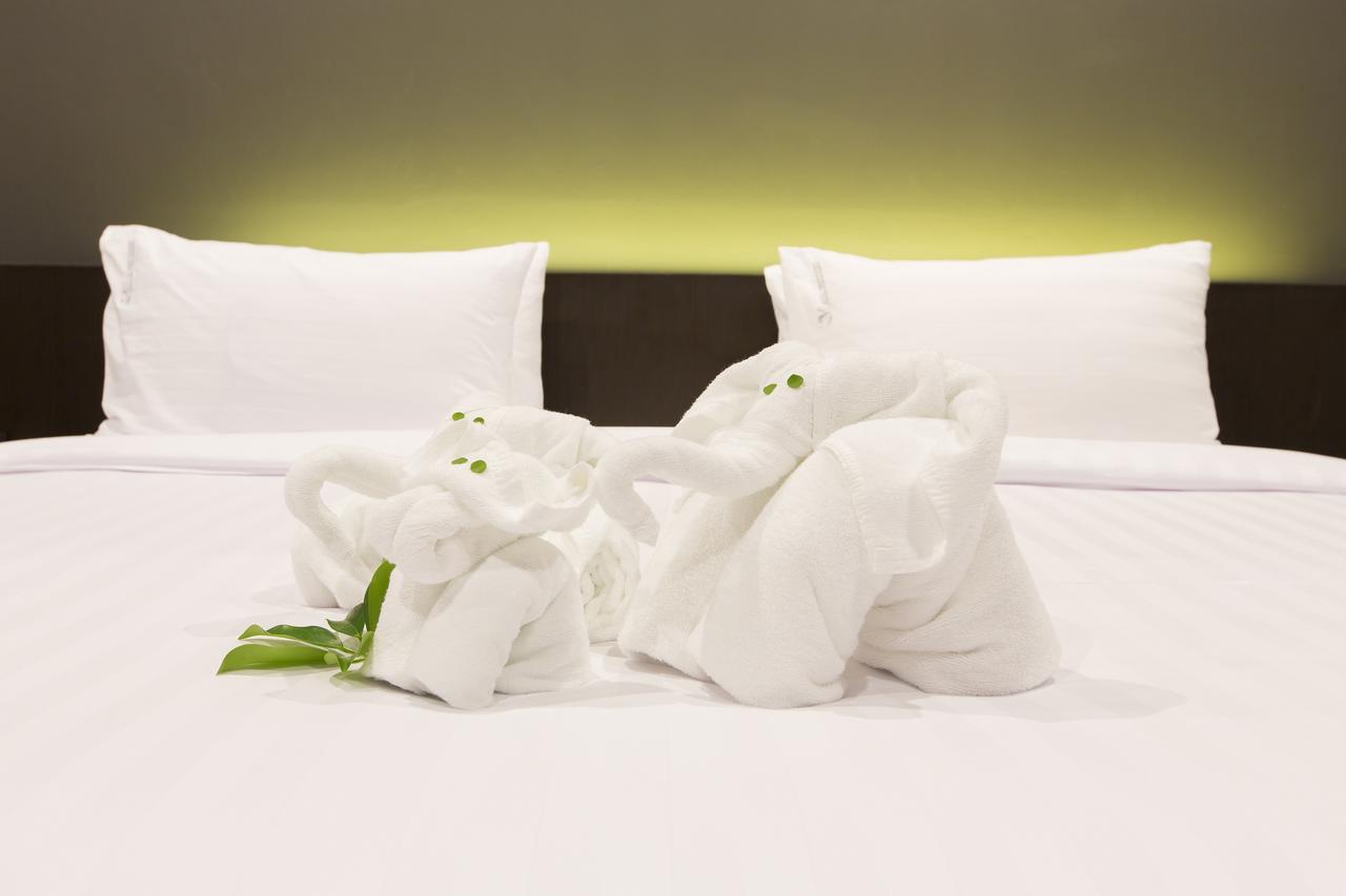 Maya Phuket Airport Hotel-naiyang 4*
