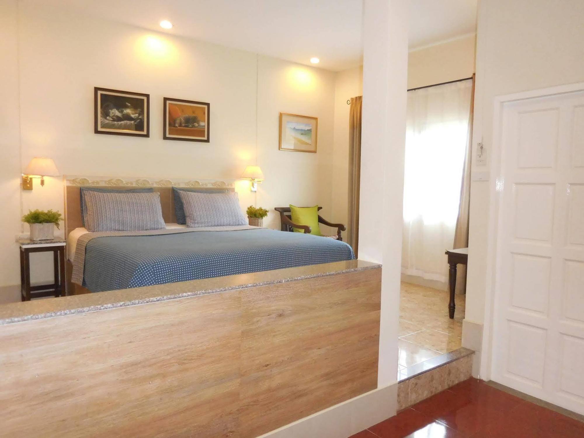 Hotel Holiday Village And Natural Garden Phuket