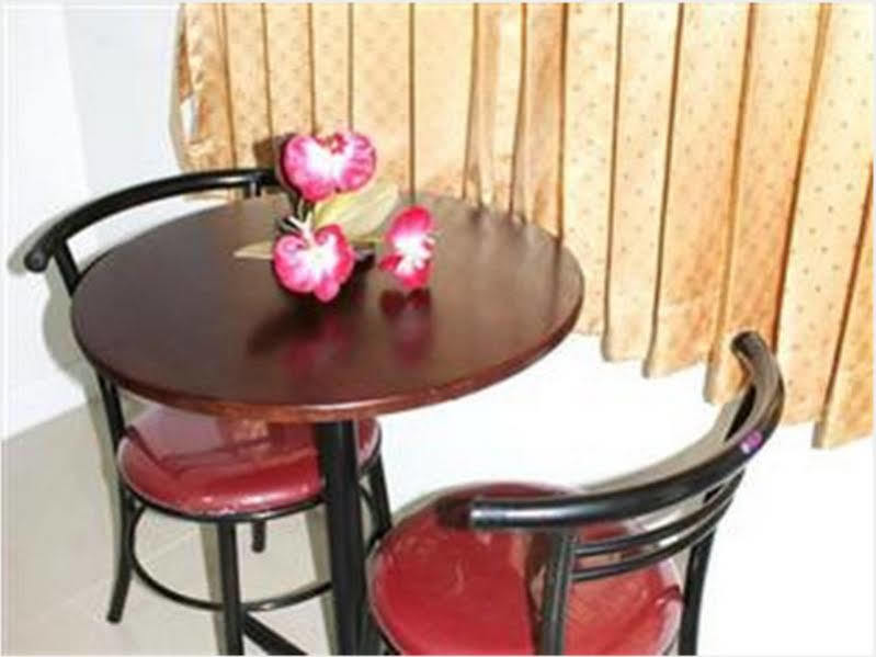 Roomquest Phuket Patong