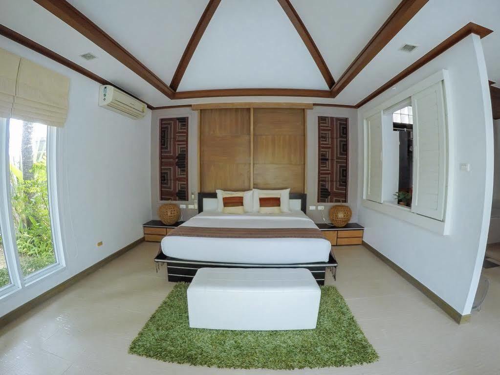 Suriya Som * Bang Tao Beach (Phuket)