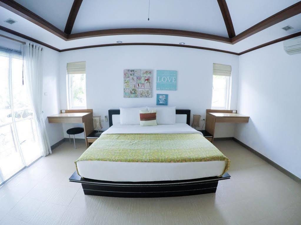 Suriya Som Bang Tao Beach (Phuket)