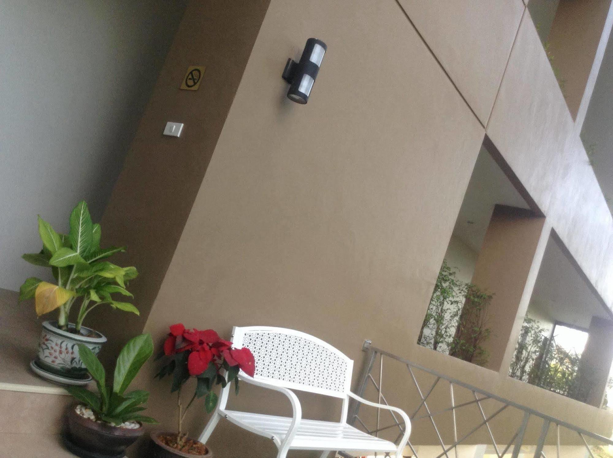 Aparthotel The Topaz Town 2*