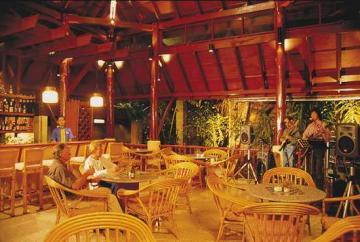& Village Layan Beach (Phuket)