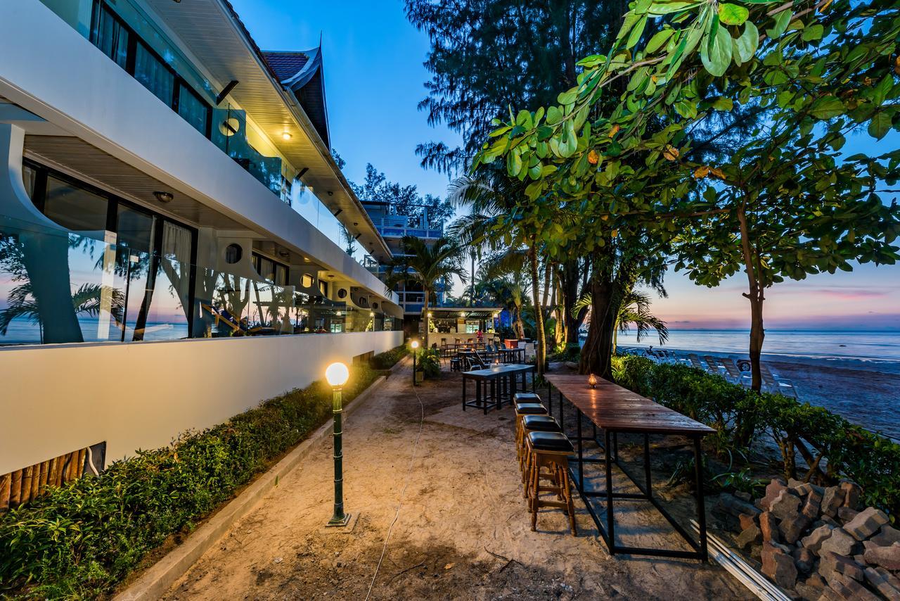 Thai Kamala Front Resort