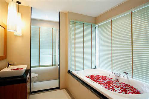 Byg Private Pool @ Villa *