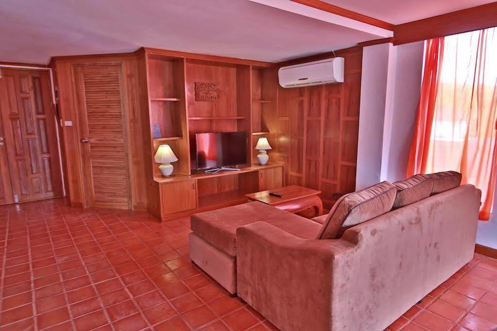 Taosha Kamala Beach