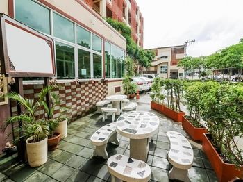 Nida Pattana 47 Central Mall Hotel