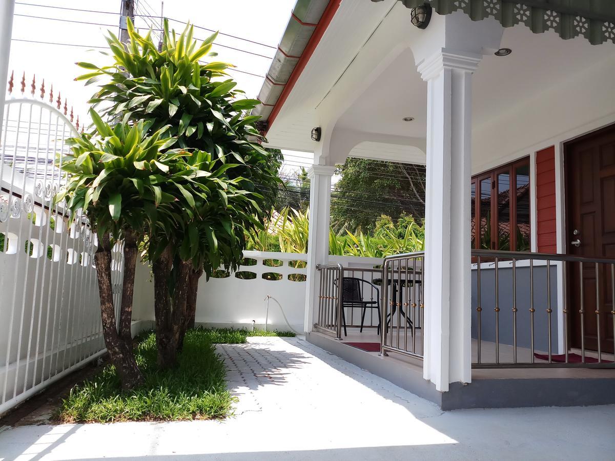 Whitehouse Bangtaobeach