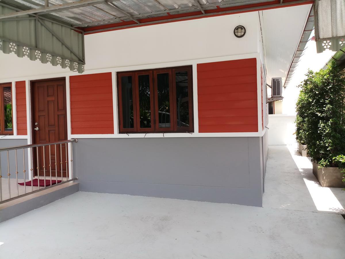 Whitehouse Bangtaobeach Holiday home *