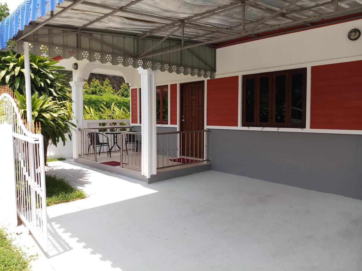 Whitehouse Bangtaobeach Holiday home
