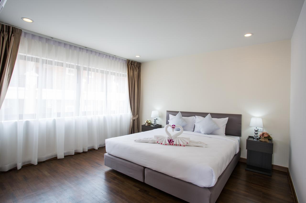Aparthotel The & 3*