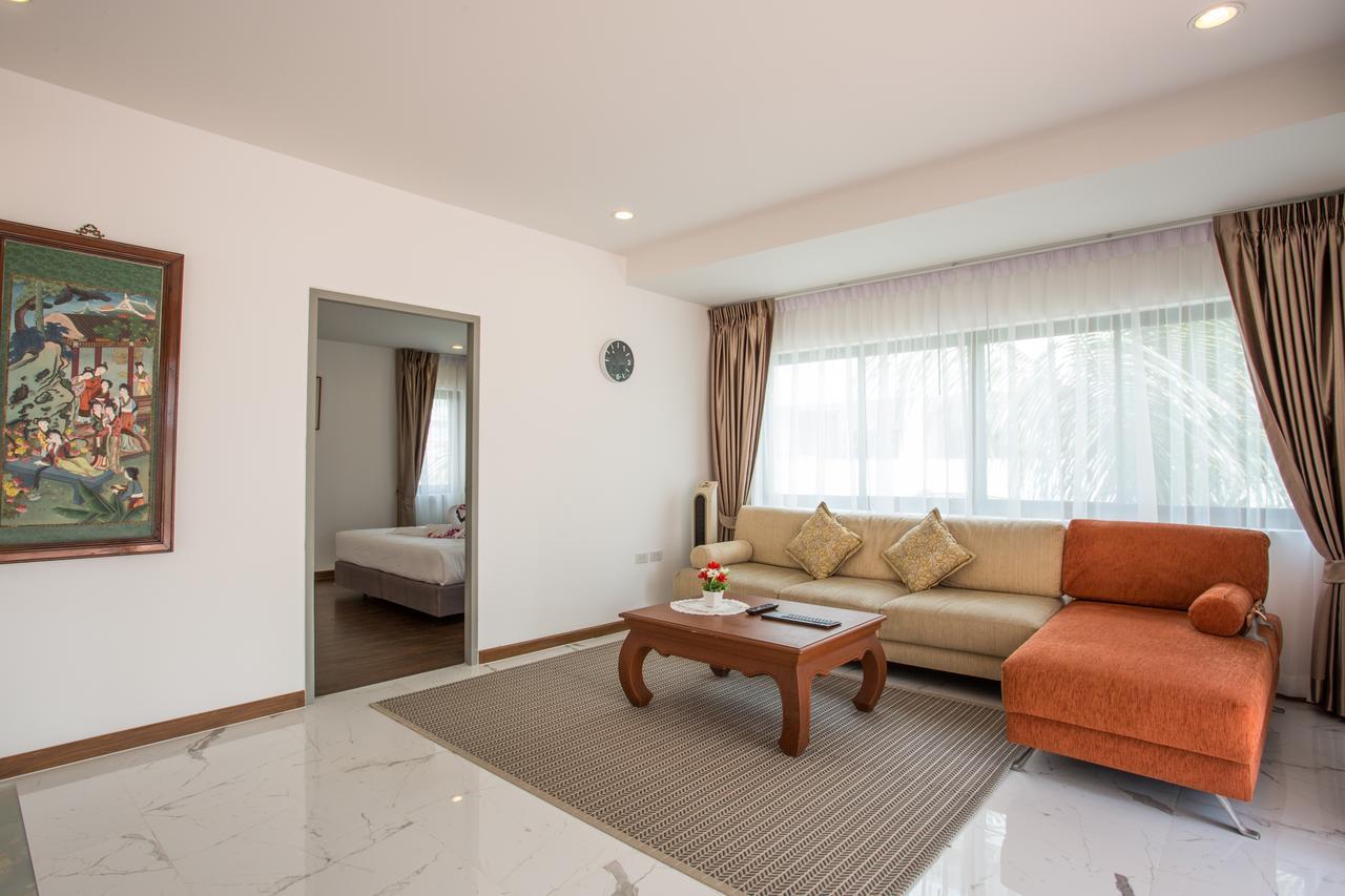 Aparthotel The &