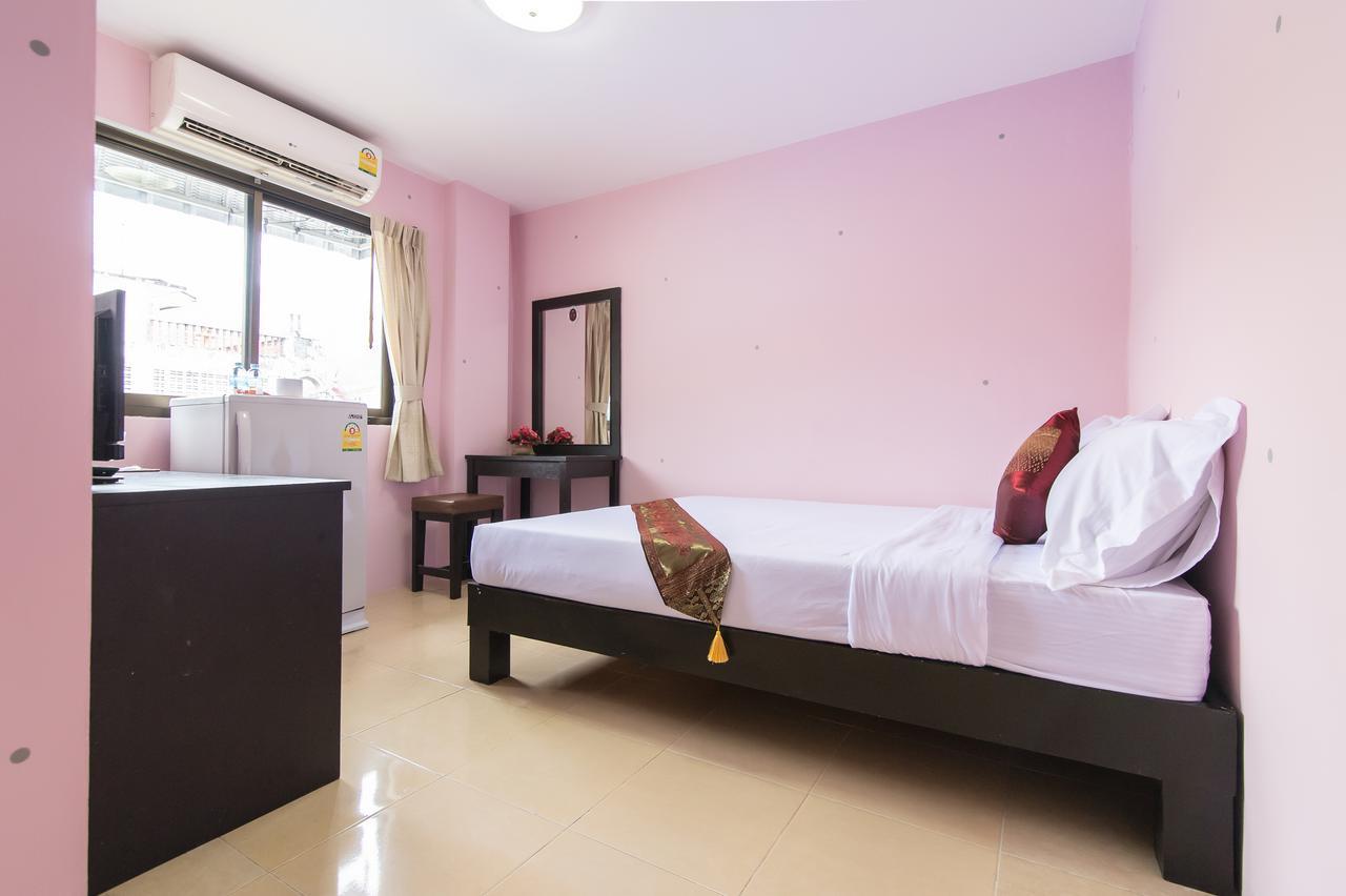 Hostel Full Stop. *