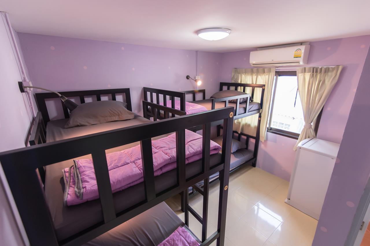 Hostel Full Stop. *