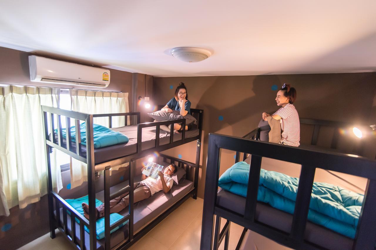 Full Stop. Hostel *