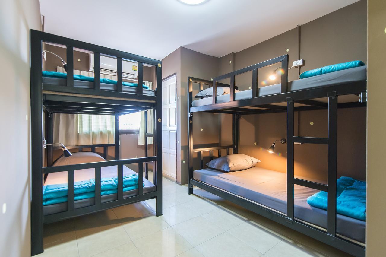Hostel Full Stop. *