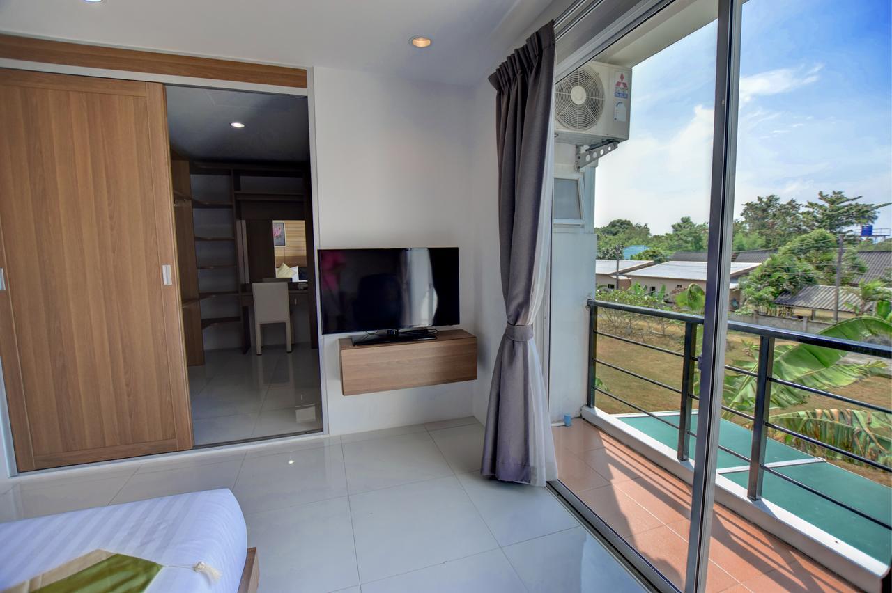 Pool Access 89 @rawai Hotel 4*