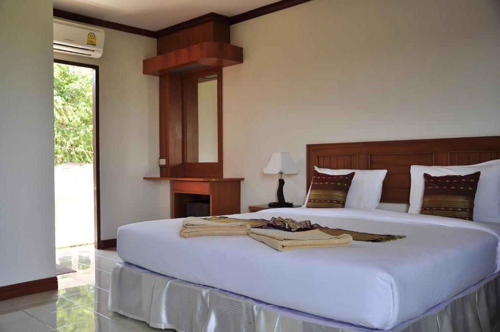 Baan Chayna Bang Tao Beach (Phuket)