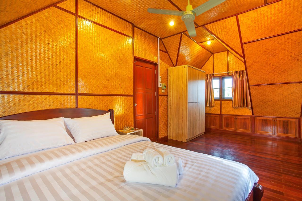 Traditional Thai Nikkie In Tropical Nature, 4br & Pool, Near Rawai Villa
