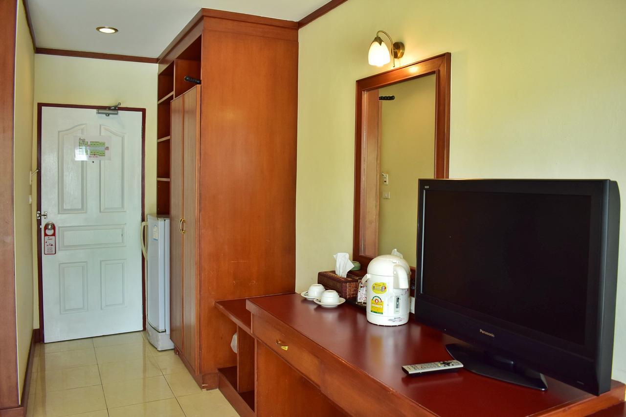 Outdoor Hotel Strand Kata