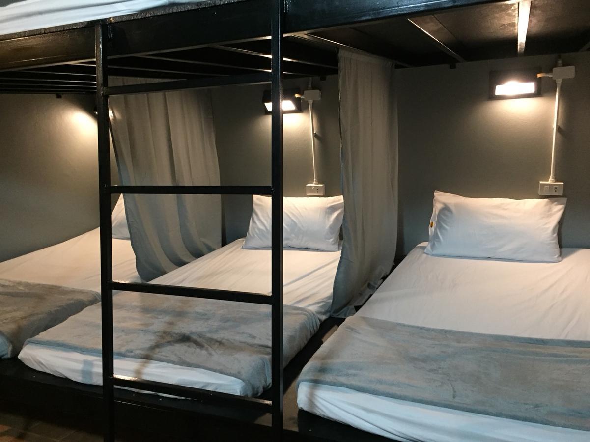 Hostel Beehive Old Town *