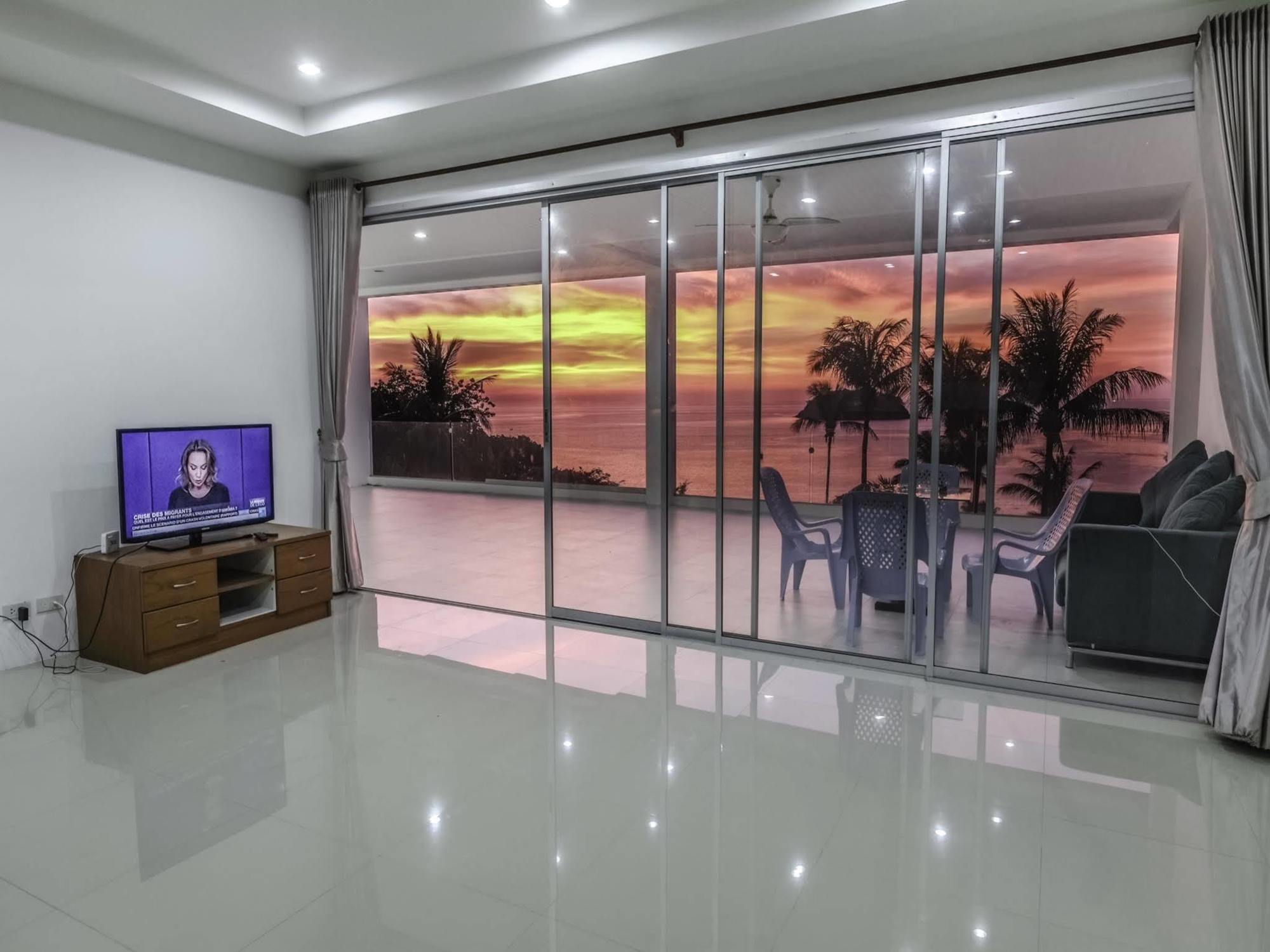 Cool Breeze Hotel