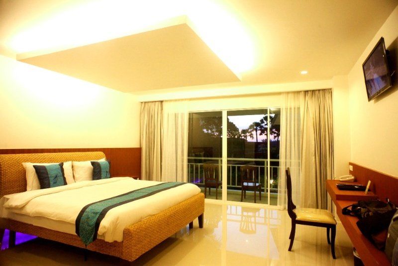 Chanalai Flora Resort, 4*