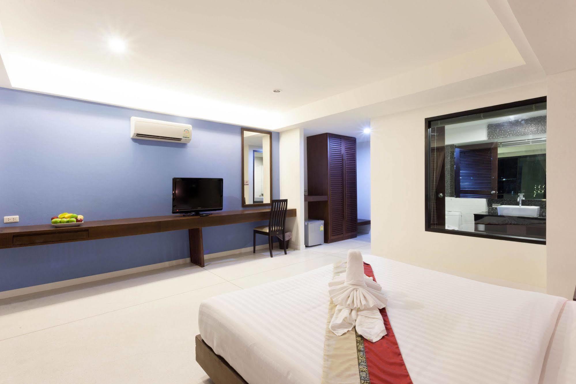 Coco Hotel 3*