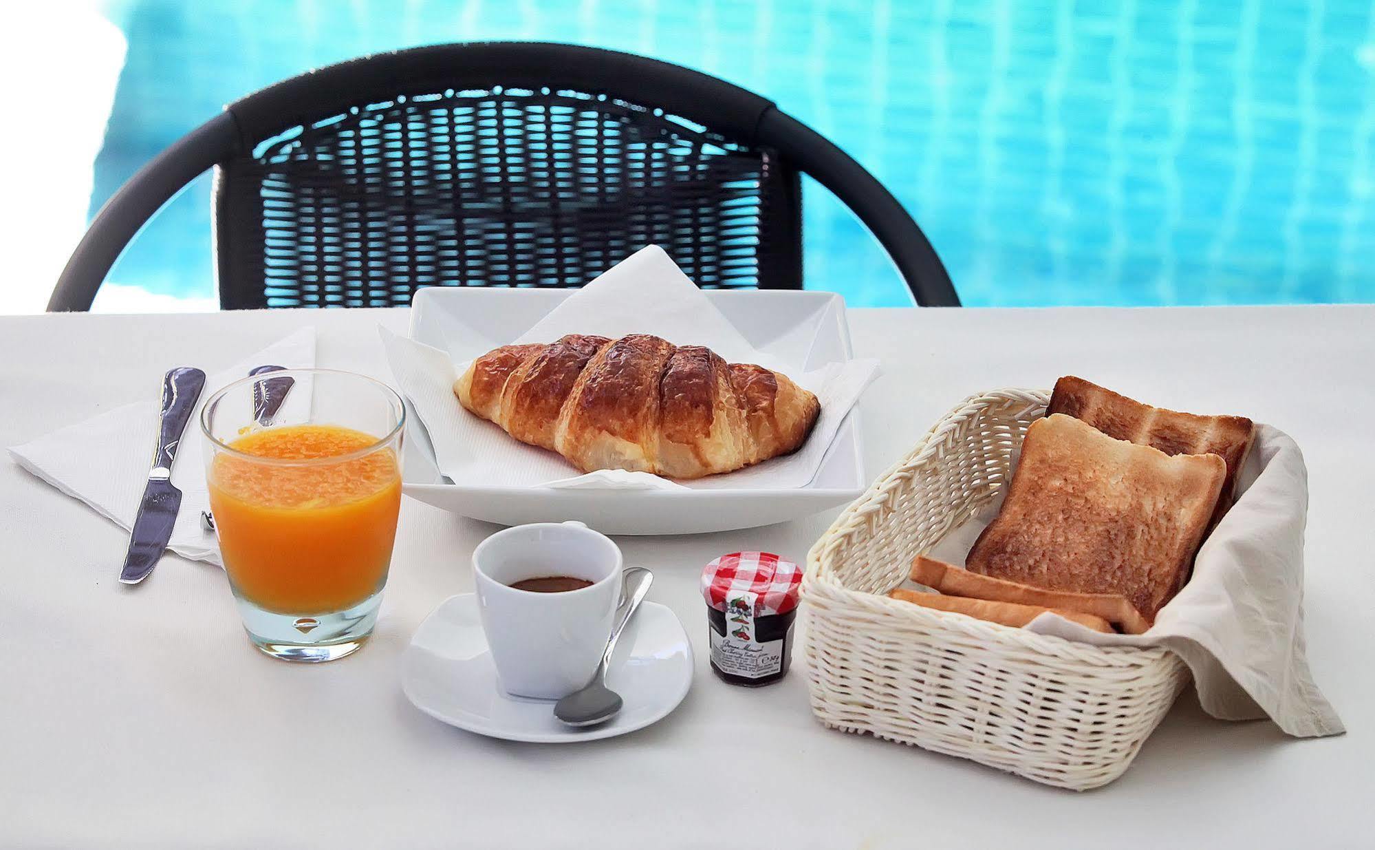 Coco Hotel 3*