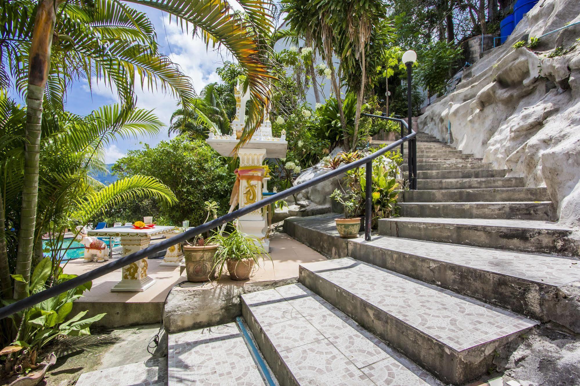 Hostel Baan Lukkan *