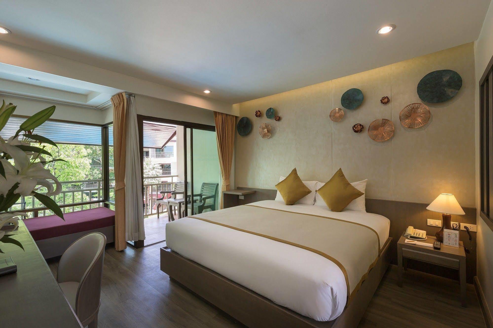 Chanalai Flora Resort, Tempat peranginan Pantai Kata
