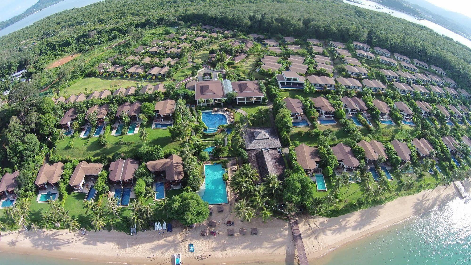 Resort Barcelo Coconut Island, 5*