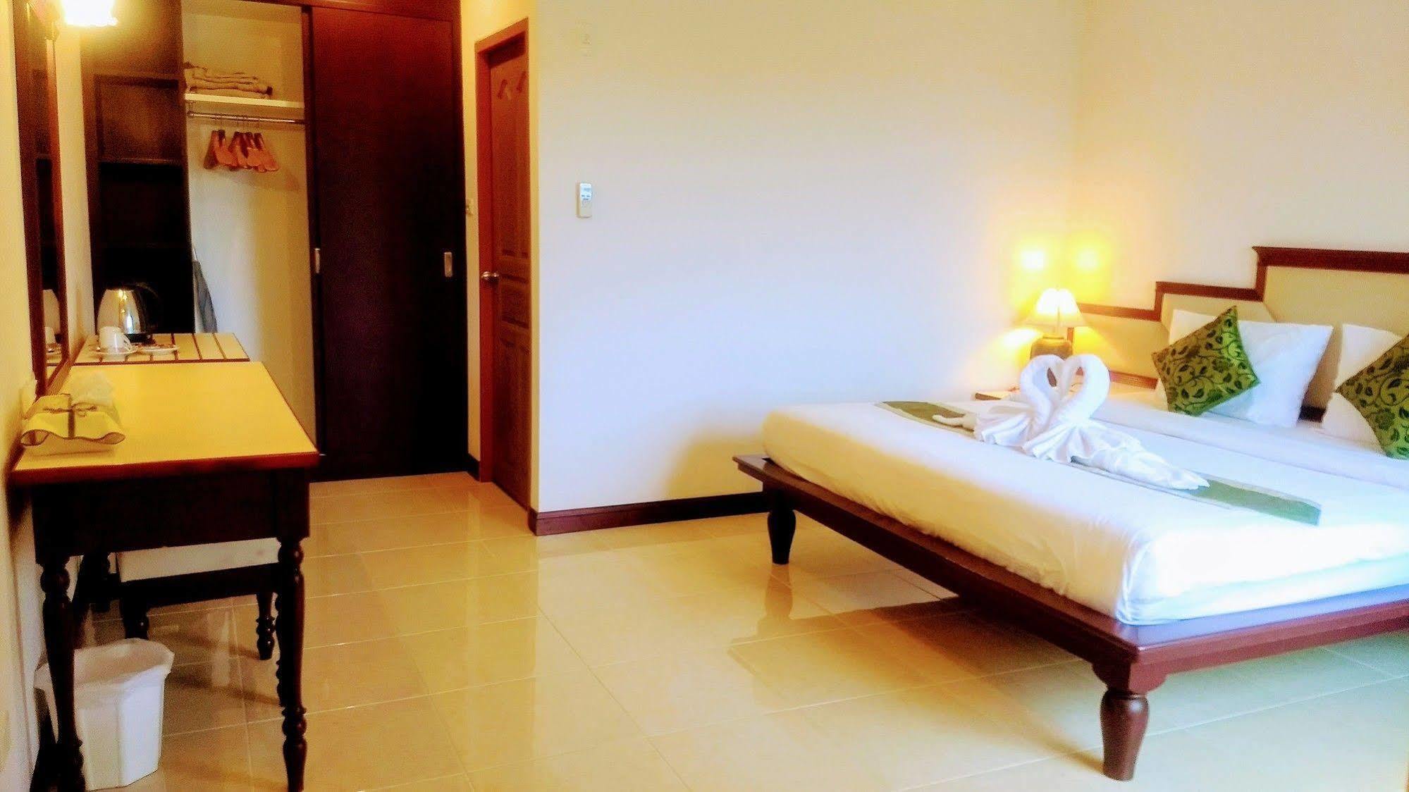 Zhou - Sha Hotel