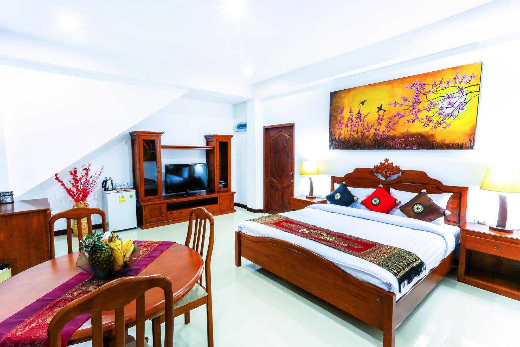 Palm Oasis Apartamento *