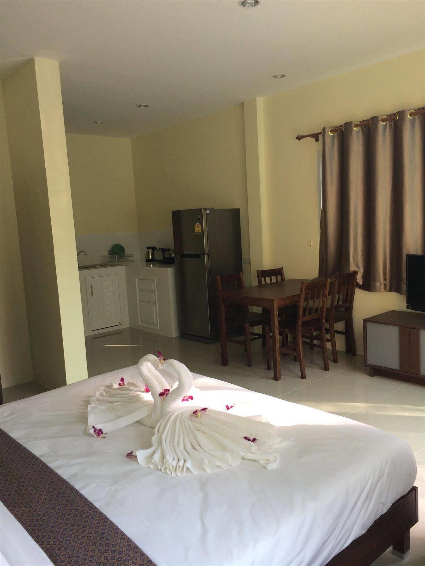 Lucky Lek Hotel Rawai
