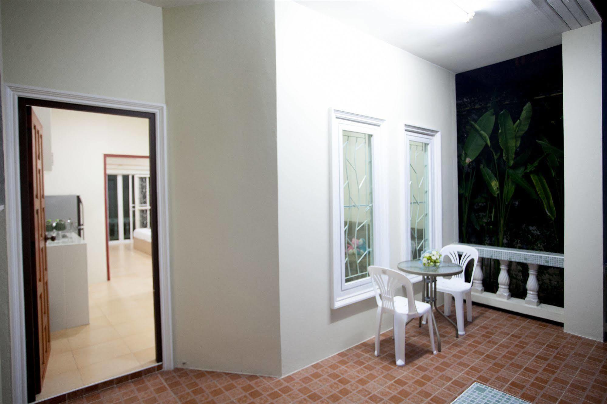 Lucky Lek Hotel 3*