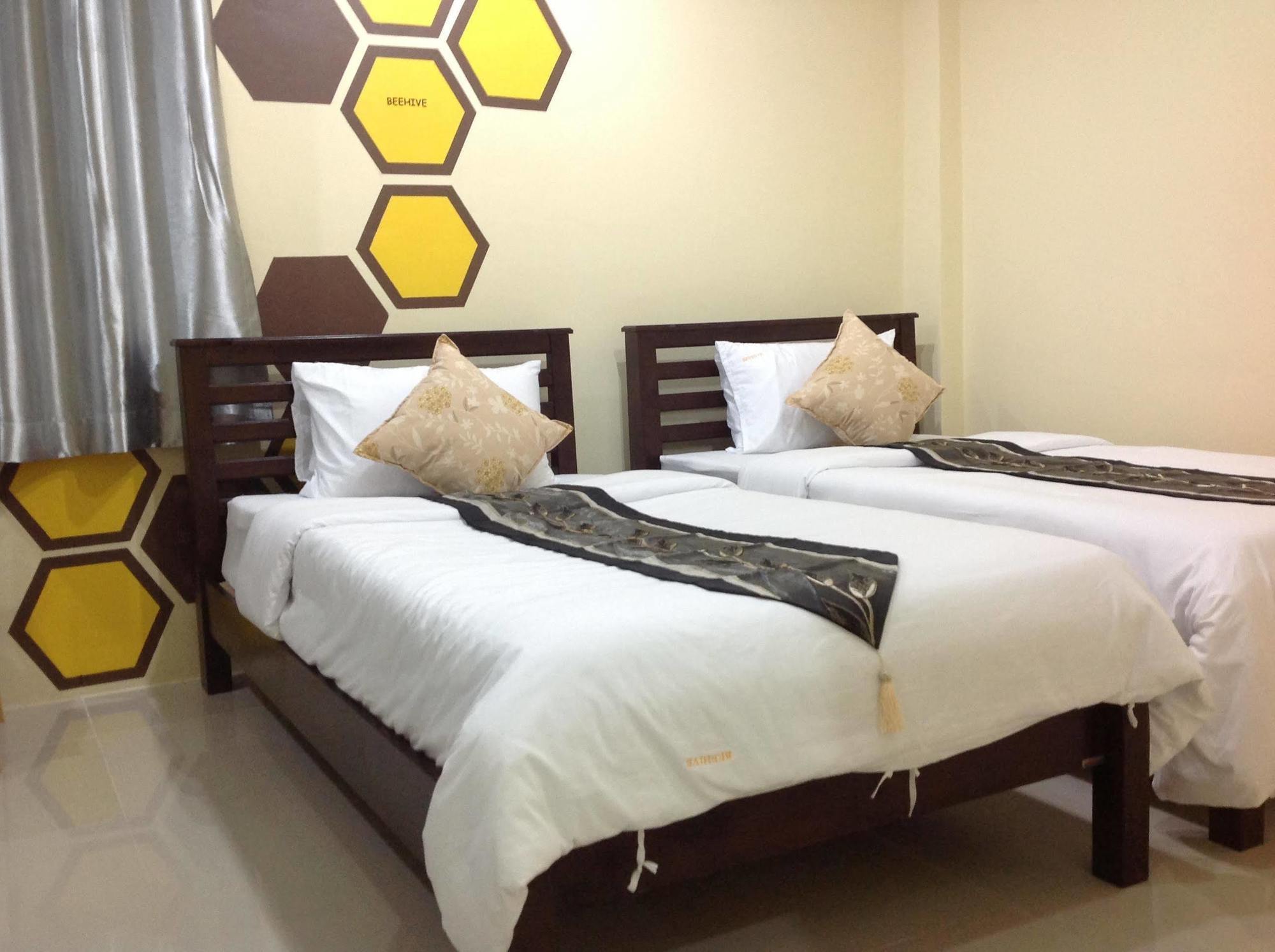 Hostel Beehive *