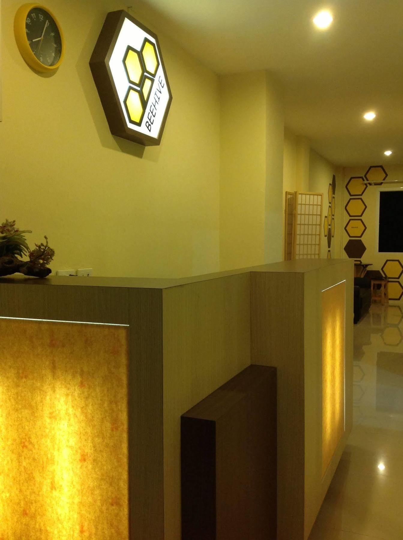 Beehive Hostel *