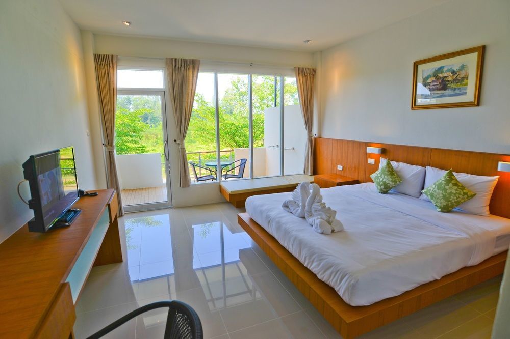 Resort The Touch Naiyang & Fitness 3*