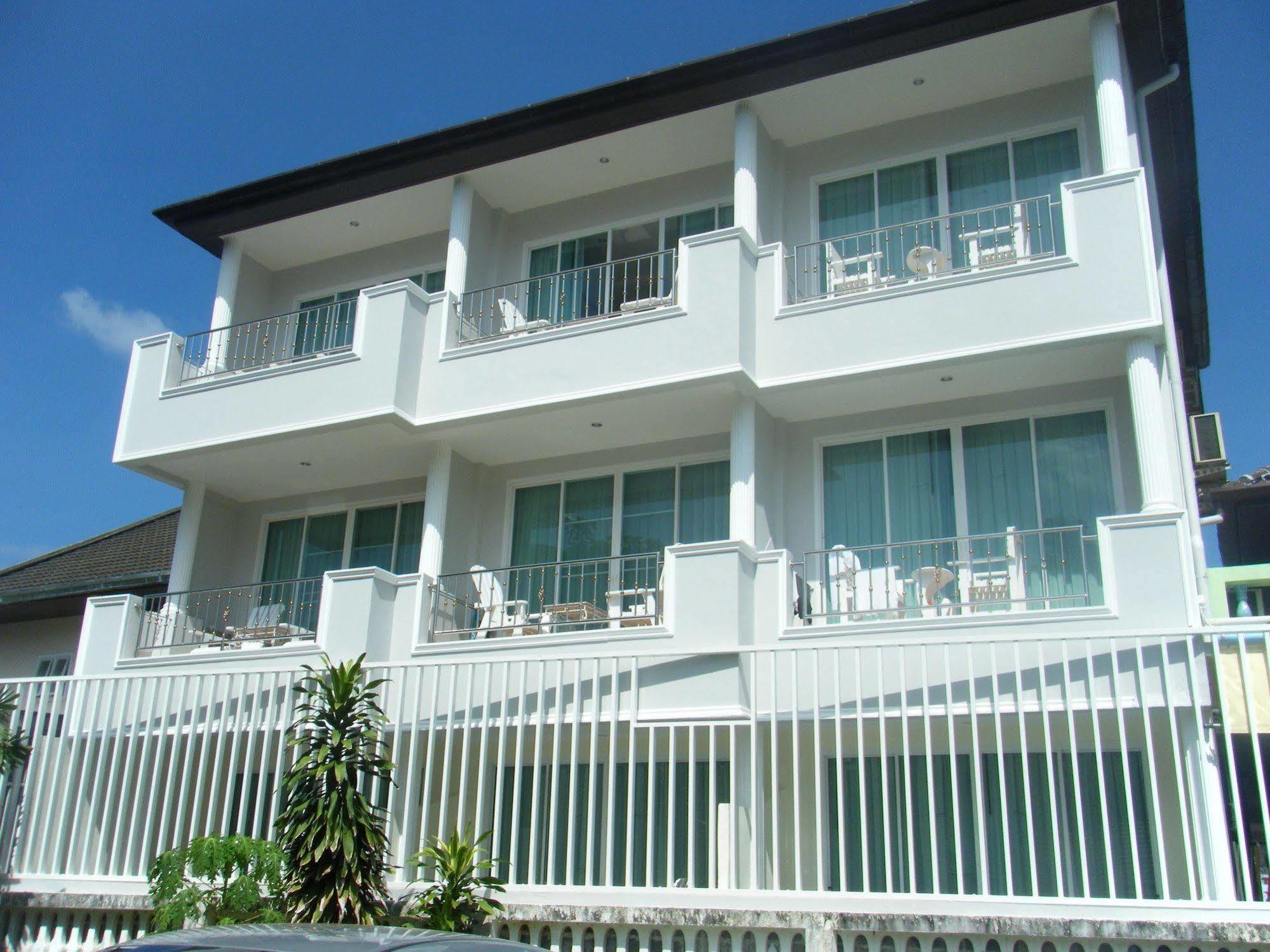 The Mareeya Place Gasthof Strand Kamala