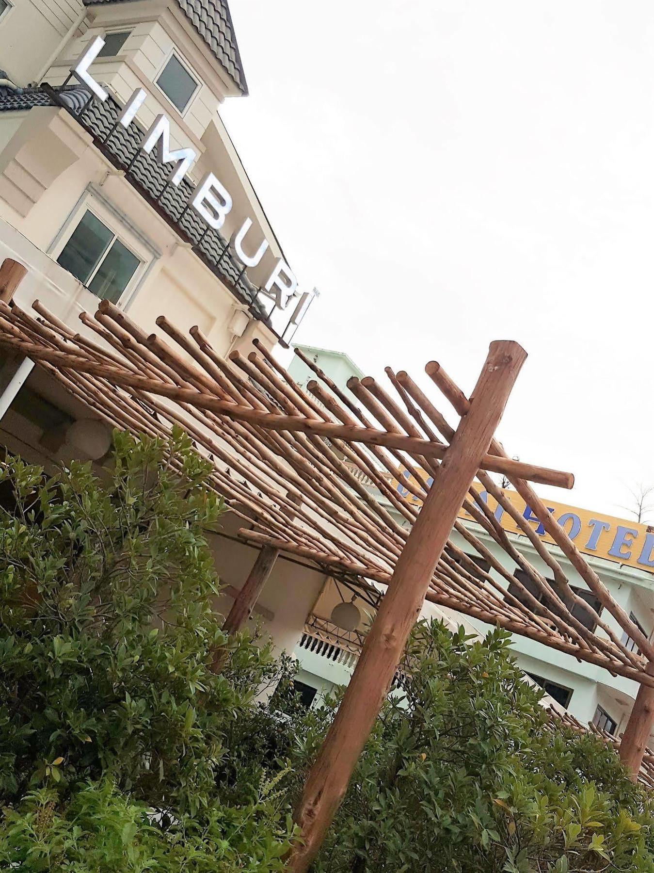 Limburi Hometel Hotel 3*