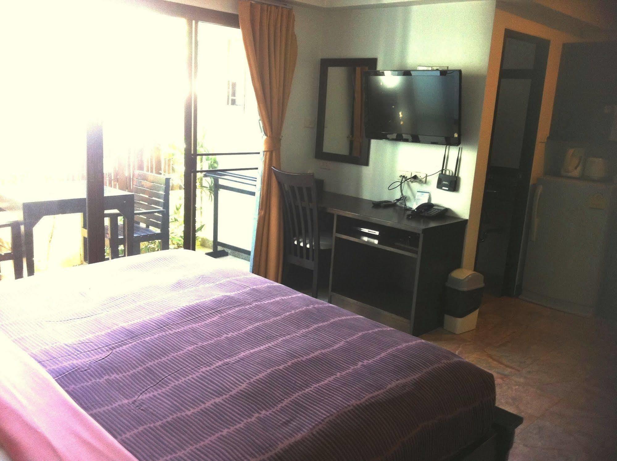 Beachfront Pantai Kamala