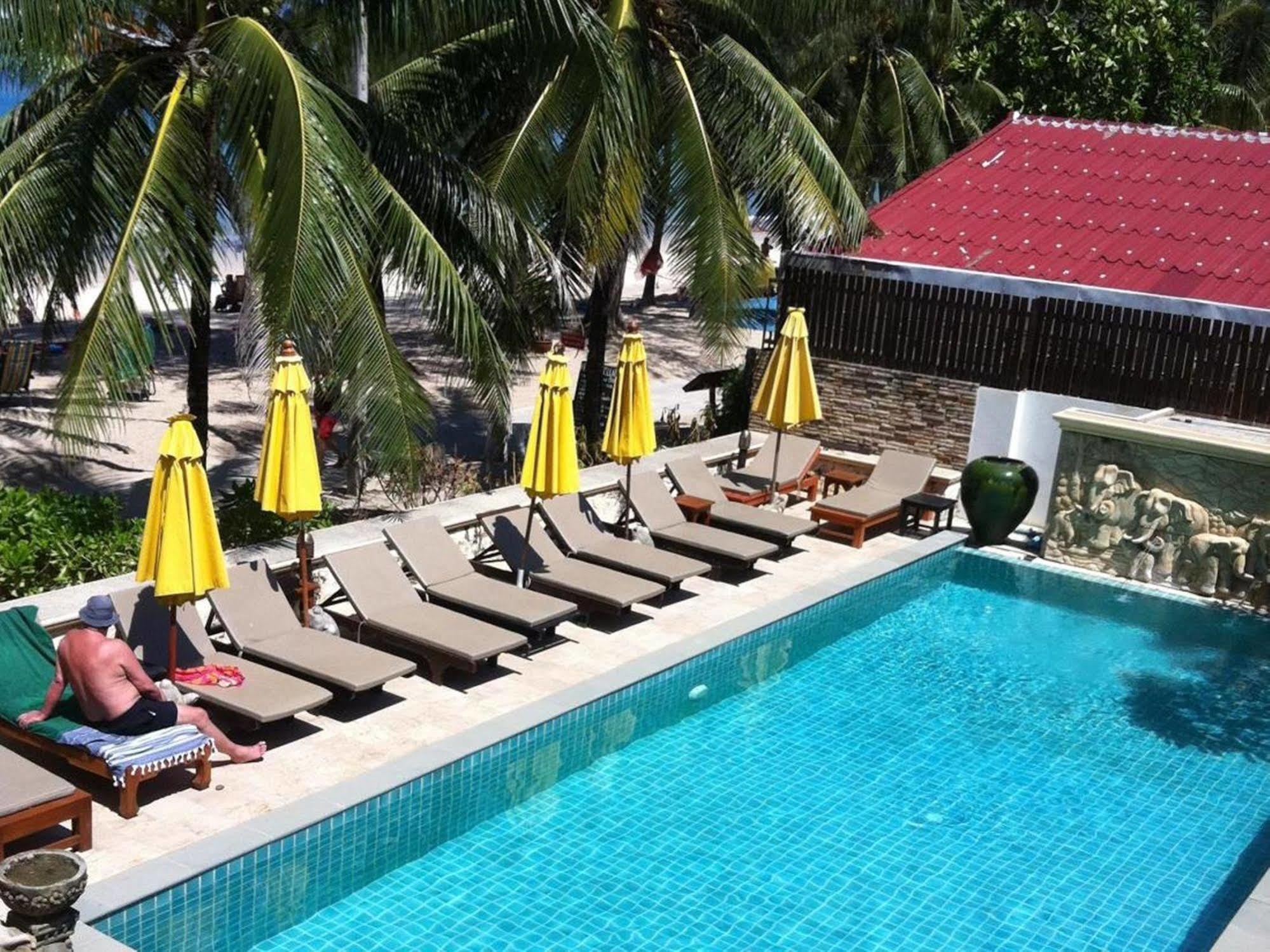 Beachfront 3*